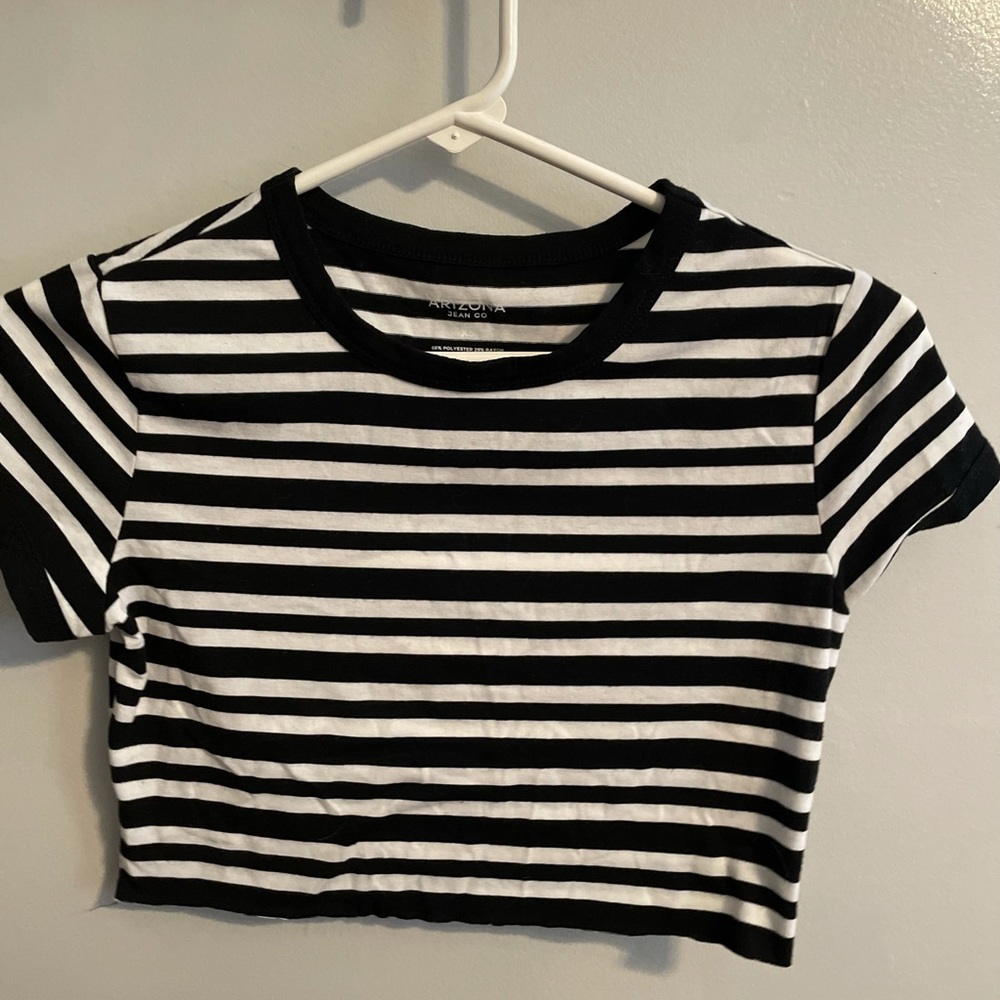 Black and white crop top